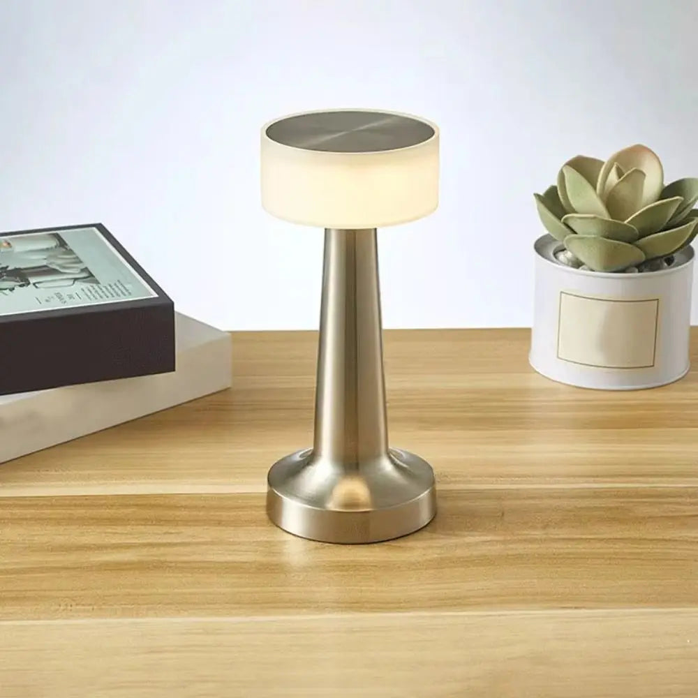 Lámpara LED Retro Recargable de Mesa
